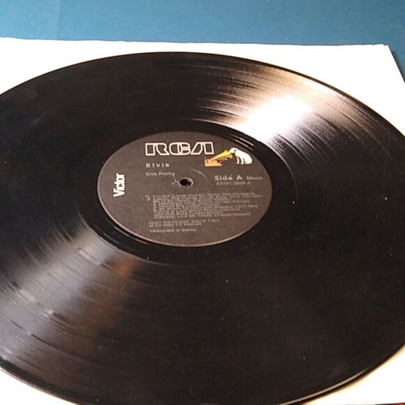 RCA Elvis Vinyl Record - Picture 6 of 9
